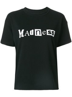 футболка с надписью Madness Sacai