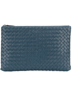 клатч с плетеным дизайном Bottega Veneta