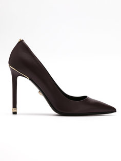 pointed toe pumps Versace