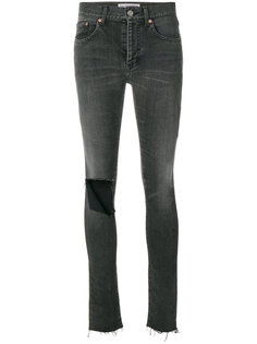 джинсы скинни с прорванной деталью на колене Balenciaga