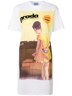 футболка с принтом и нашивками  Prada