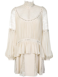 платье с кружевными вставками и заклепками-сердцами Elie Saab