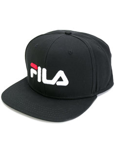 кепка с вышитым логотипом Fila