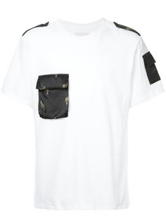 футболка с контрастным карманом Yoshiokubo