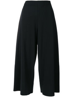 широкие укороченные брюки Issey Miyake