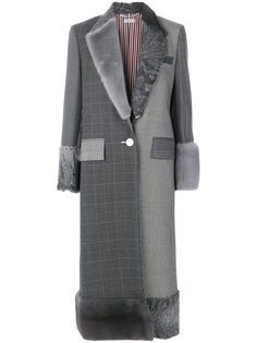 длинное пальто с меховыми вставками Thom Browne
