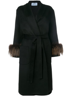 пальто с отделкой из лисьего меха Prada