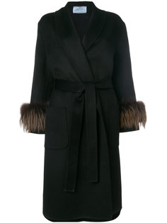 пальто с отделкой из лисьего меха Prada