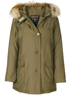 парка-пуховик с капюшоном и мехом енота Woolrich