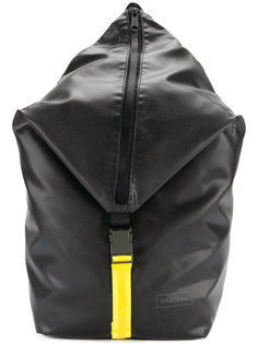 рюкзак на молнии Eastpak