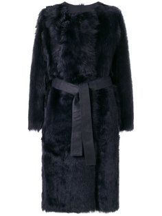 пальто из искусственного меха с кожаным поясом Yves Salomon