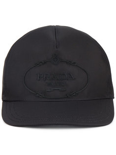 кепка с вышивкой логотипа Prada