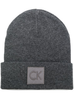 шапка с логотипом Calvin Klein