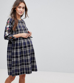 Свободное платье в клетку с вышивкой New Look Maternity - Синий