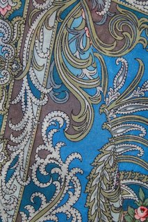 Синий платок с узорами Павловопосадская Платочная Мануфактура