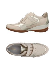 Низкие кеды и кроссовки Geox