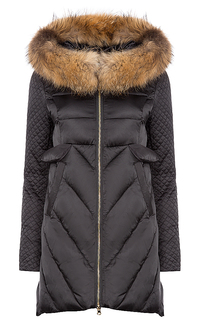 Утепленное пальто с отделкой мехом енота и трикотажем Malinardi