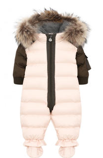 Пуховый комбинезон с меховой отделкой на капюшоне и пинетками Moncler Enfant