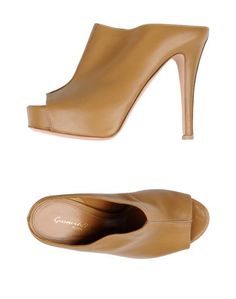 Сандалии Gucci