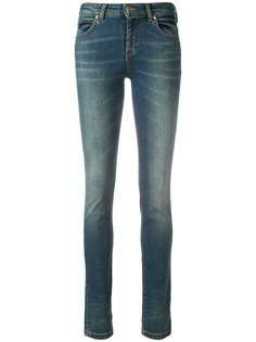 джинсы с декорированной буквой V Versace Collection