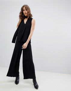 Укороченные брюки плиссе Selected Femme - Черный