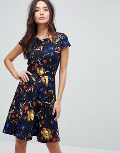 Короткое приталенное платье с цветочным принтом Paperdolls - Мульти