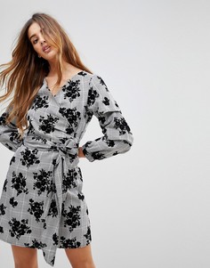 Клетчатое платье с запахом и цветочным принтом Parisian - Серый