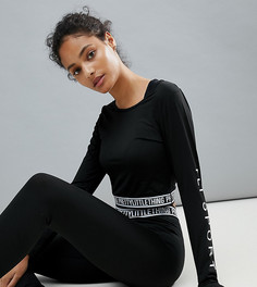 Спортивный лонгслив с логотипом PrettyLittleThing - Черный