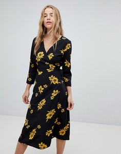 Платье миди с цветочным принтом и запахом Miss Selfridge - Мульти