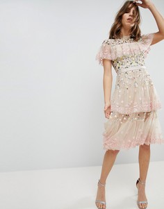 Ярусное платье миди с вышивкой Needle & Thread - Розовый