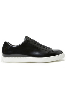 sneakers British passport
