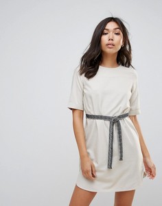 Цельнокройное платье с поясом Vero Moda - Кремовый