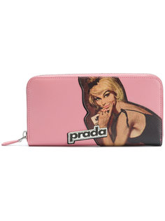 кошелек с принтом-портретом Prada