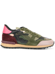 кроссовки Rockstud с камуфляжным узором Valentino