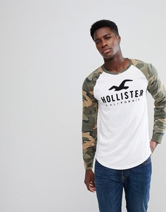 Лонгслив белого/камуфляжного цвета с большим логотипом Hollister - Белый