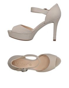 Сандалии Unisa