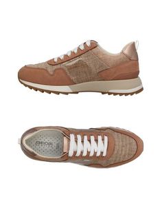 Низкие кеды и кроссовки Geox