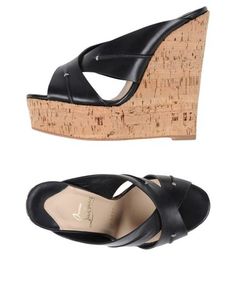 Мюлес и сабо Christian Louboutin