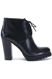 ANKLE BOOTS British passport