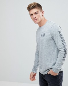 Серый лонгслив с набивкой флок Abercrombie & Fitch - Серый