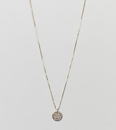 Позолоченное серебряное ожерелье с тисненым диском DesignB London - Золотой