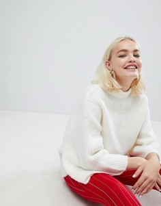 Джемпер с высоким воротом и широкими рукавами Monki - Белый