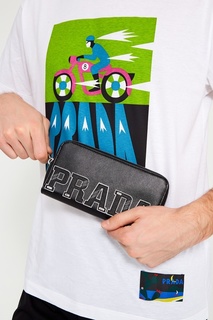 Черный кошелек с логотипом Prada