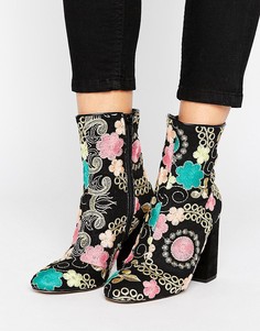 Полусапожки на каблуке с цветочной вышивкой в жаккардовом стиле River Island - Мульти