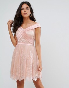 Кружевное платье мини с вырезом лодочкой Forever Unique - Розовый