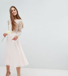 Платье миди с длинными рукавами и глубоким вырезом на спине Amelia Rose Tall - Розовый