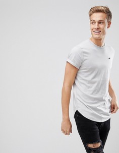Серая фактурная футболка с закругленным краем, круглым вырезом и логотипом Hollister - Серый
