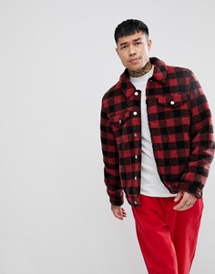 Куртка в стиле вестерн из искусственного меха в красную клетку ASOS - Красный