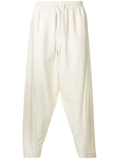 брюки с заниженной проймой в стиле оверсайз Y-3