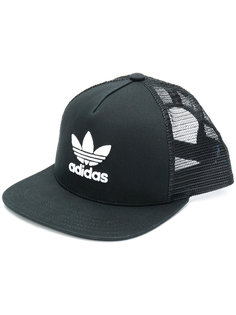 кепка с логотипом Adidas